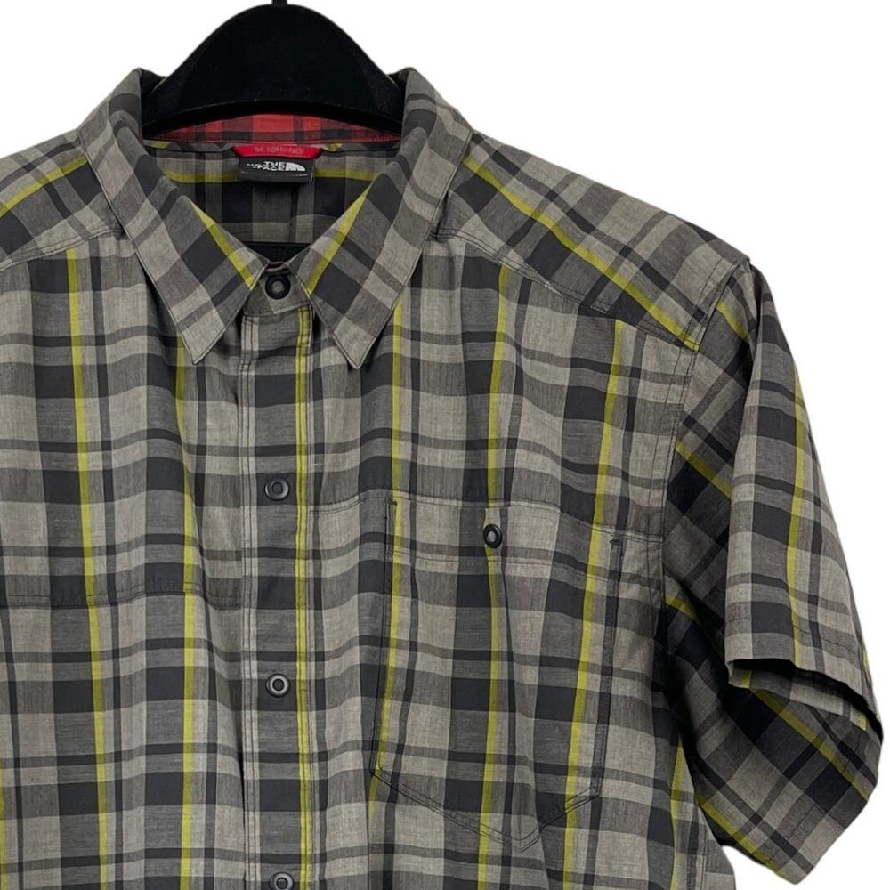 The North Face Mens XL Cotton Blend Plaid Short Sleeve Button Up Shirt Gray